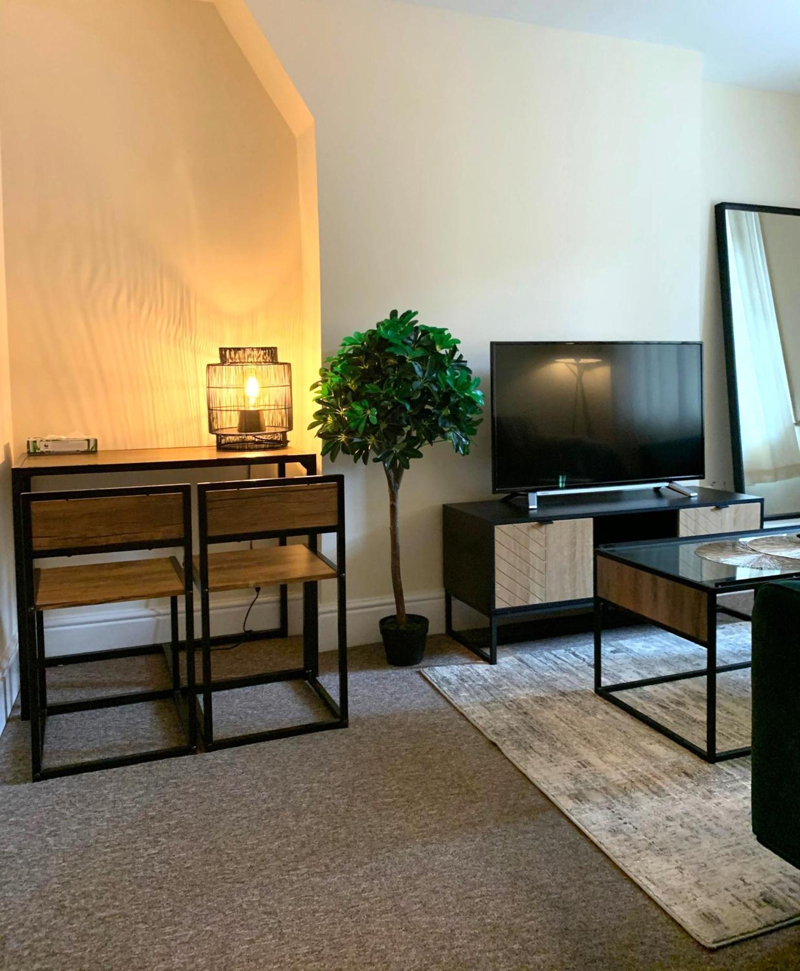 Entire Apartment Tonbridge Centre מראה חיצוני תמונה